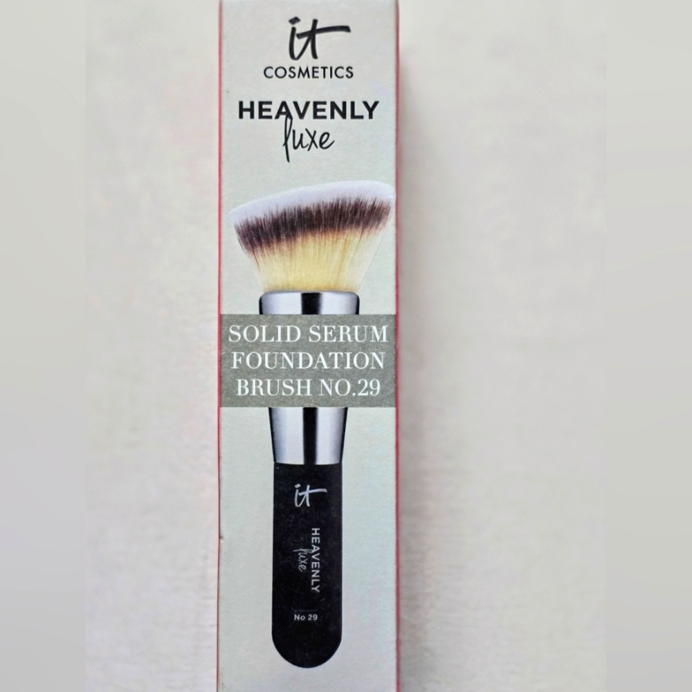 IT Cosmetics Heavenly Luxe Solid Serum Foundation  Brush No.29